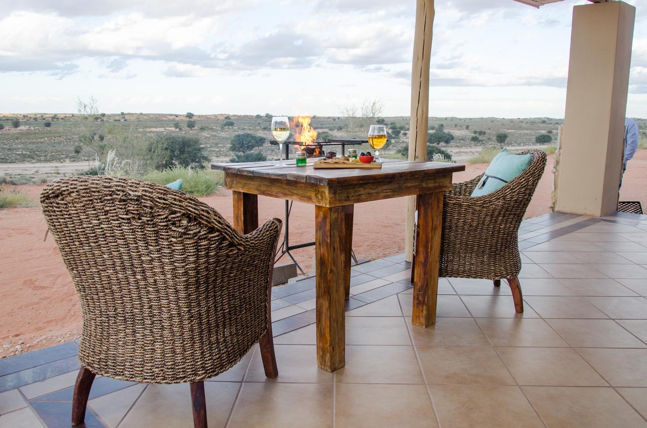 Kgalagadi Lodge Askham ภายนอก รูปภาพ