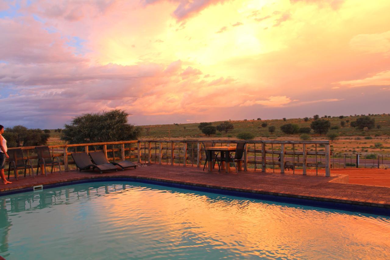 Kgalagadi Lodge Askham ภายนอก รูปภาพ