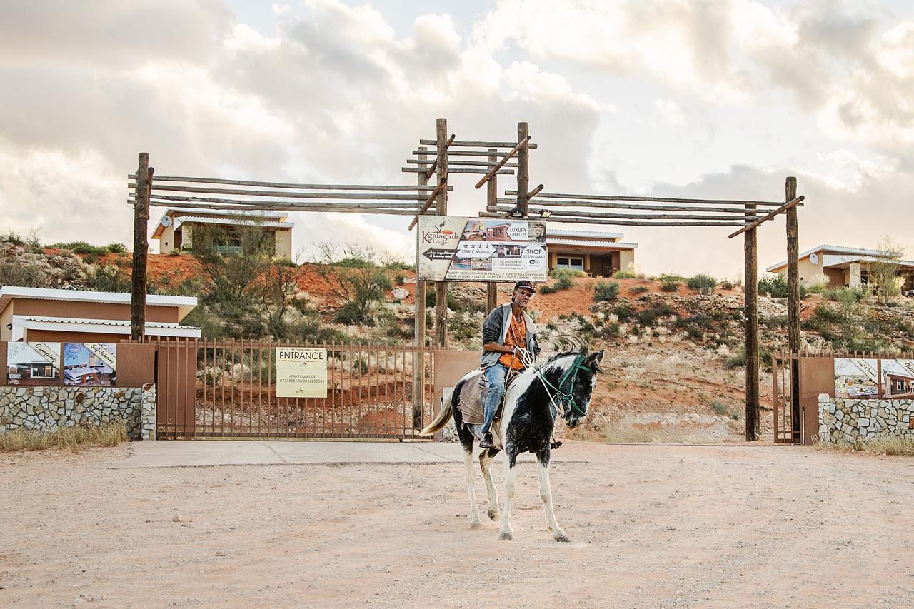 Kgalagadi Lodge Askham ภายนอก รูปภาพ