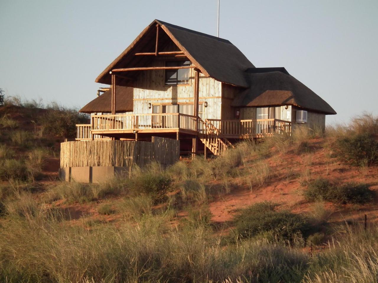 Kgalagadi Lodge Askham ภายนอก รูปภาพ